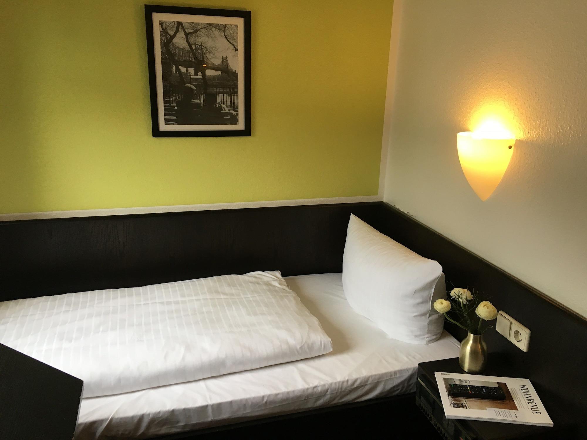 Rugs Hotel Koeln Bagian luar foto