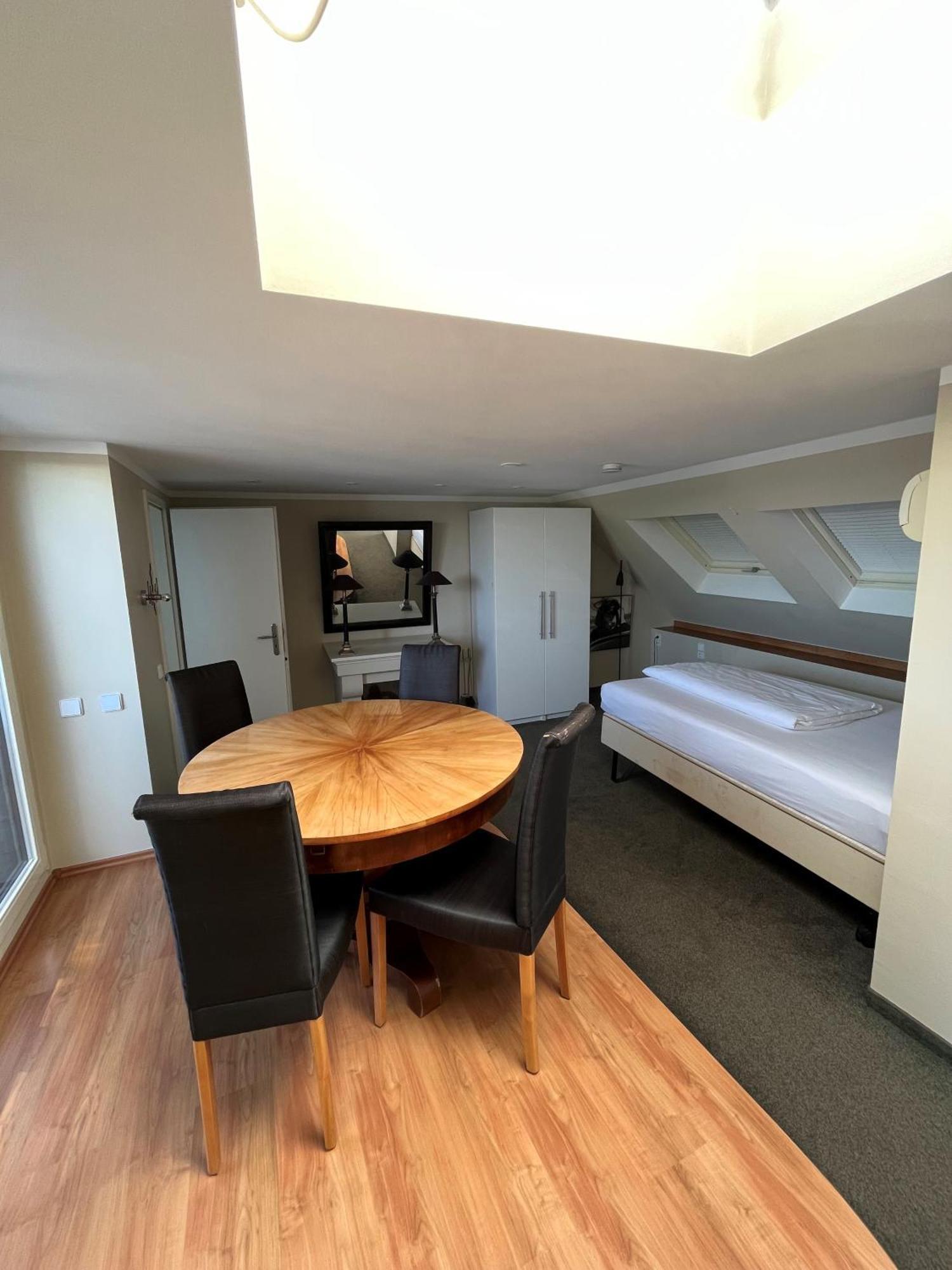Rugs Hotel Koeln Bagian luar foto