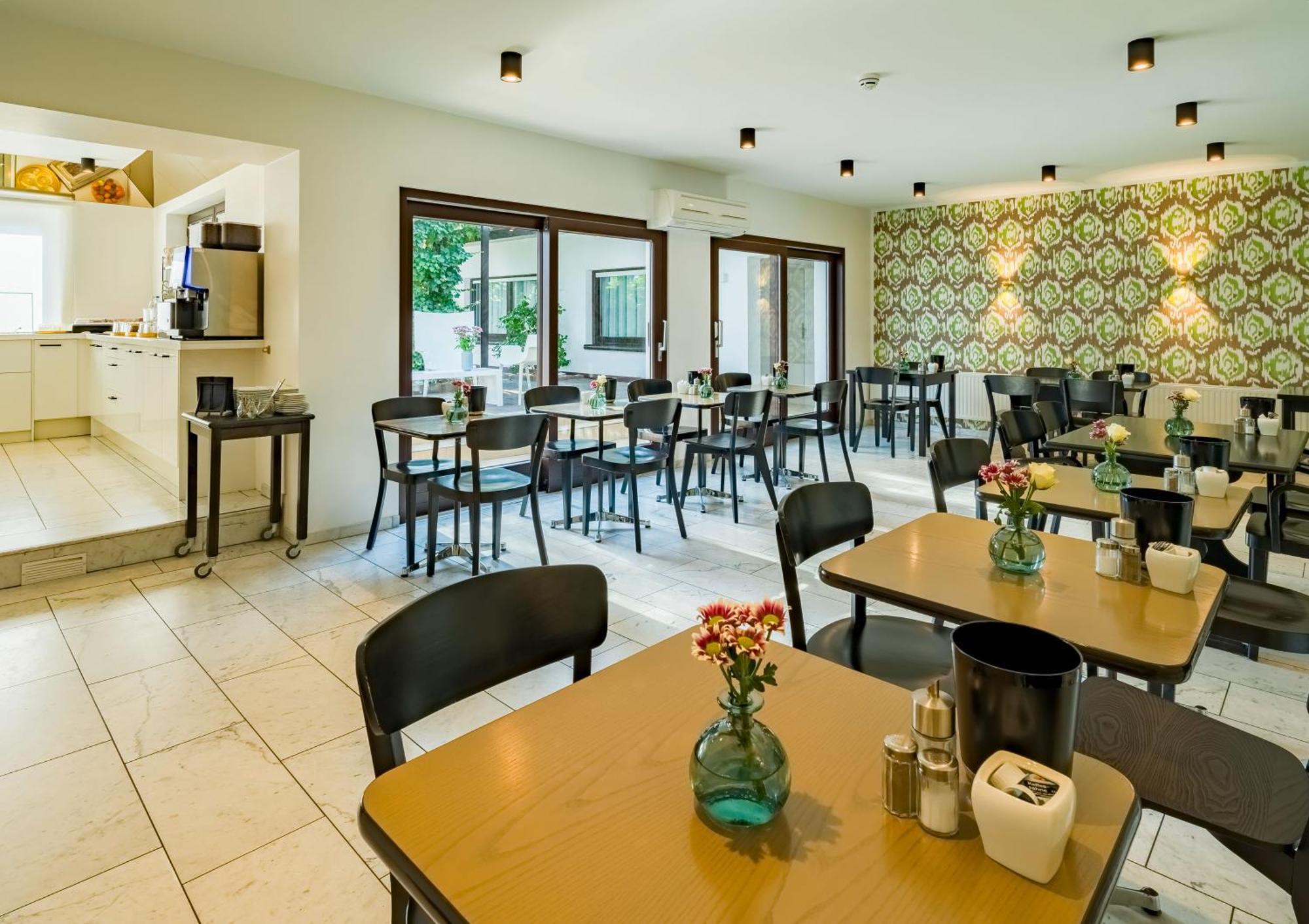 Rugs Hotel Koeln Bagian luar foto